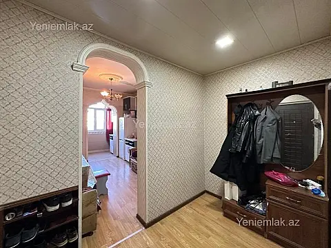 Satılır 2 otaqlı köhnə tikili 60 m²