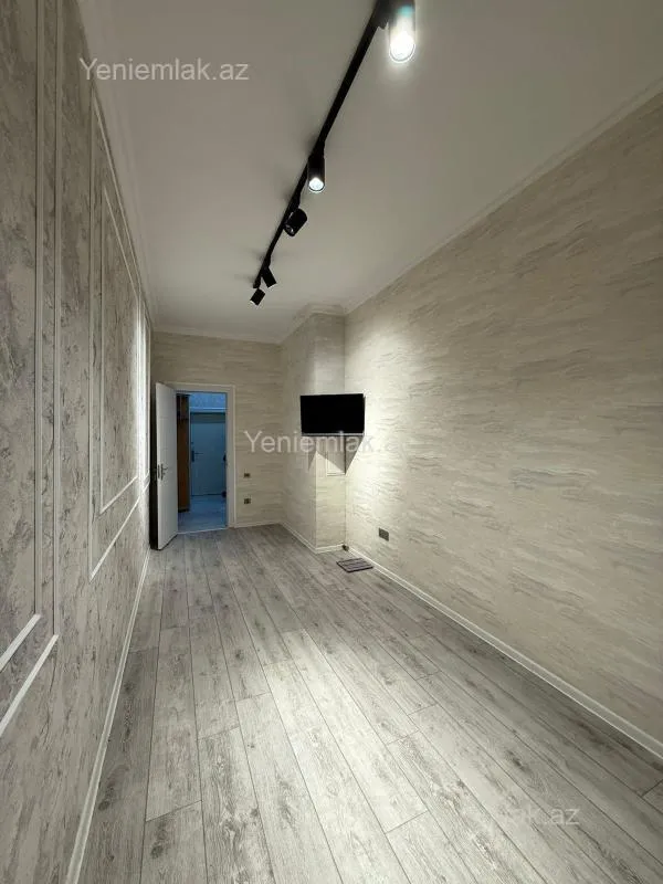 Satılır 3 otaqlı yeni tikili 77 m²