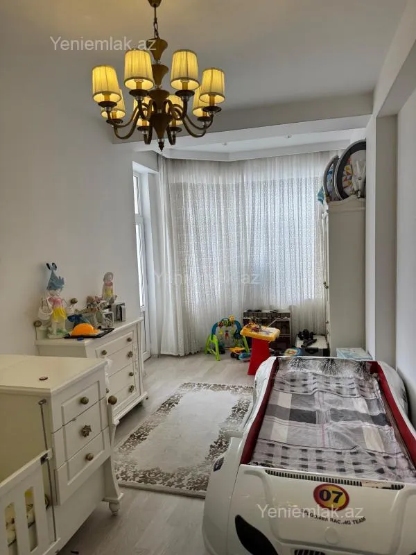 Satılır 3 otaqlı yeni tikili 120 m²