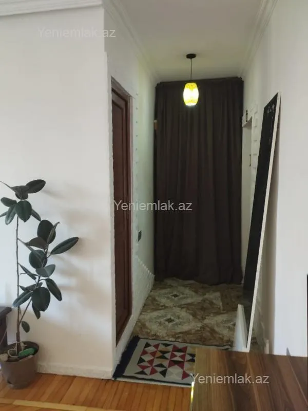 Satılır 2 otaqlı köhnə tikili 50 m²