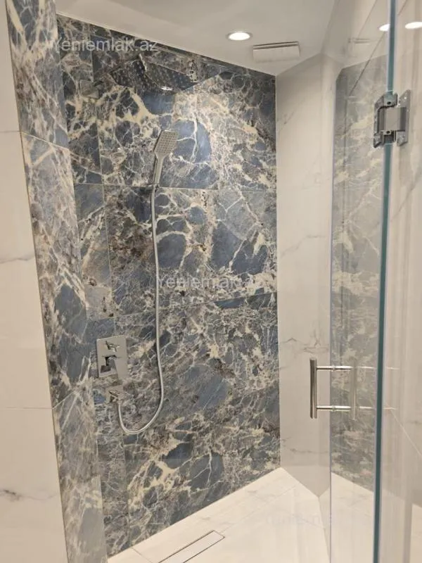 Satılır 3 otaqlı yeni tikili 85 m²