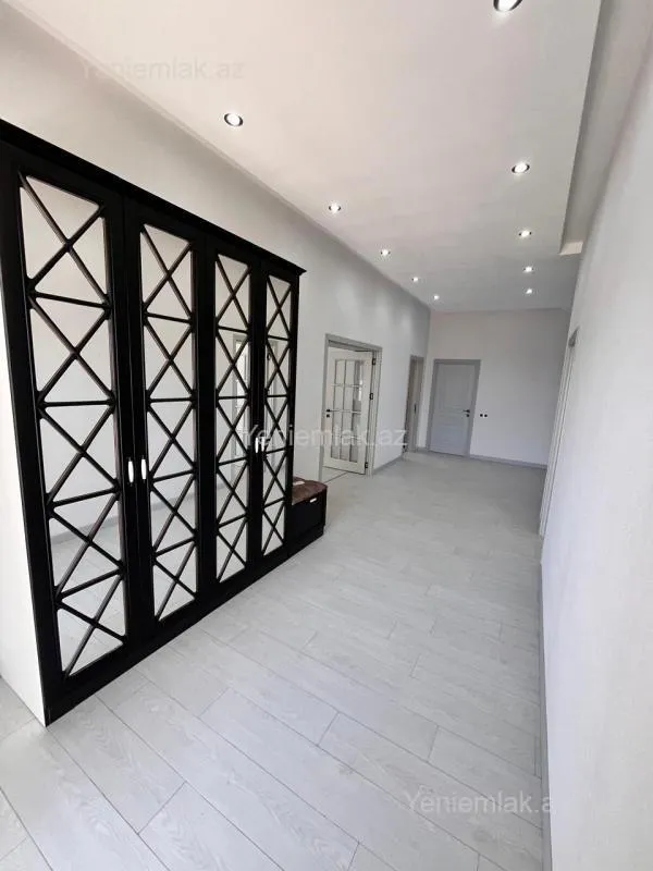 Satılır 6 otaqlı həyət evi 320 m²