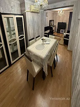Satılır 3 otaqlı köhnə tikili 105 m²