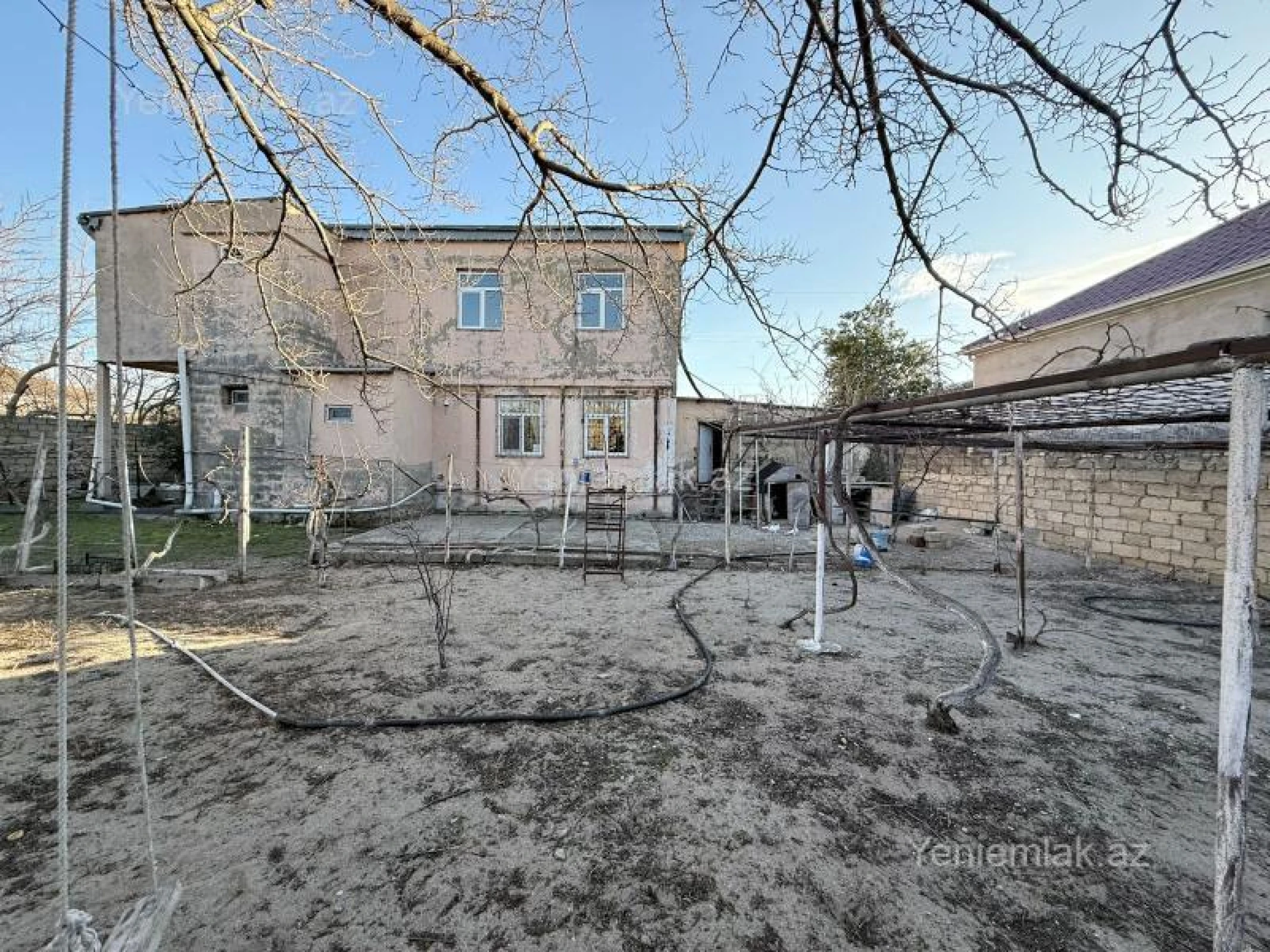 Satılır 6 otaqlı həyət evi 260 m²