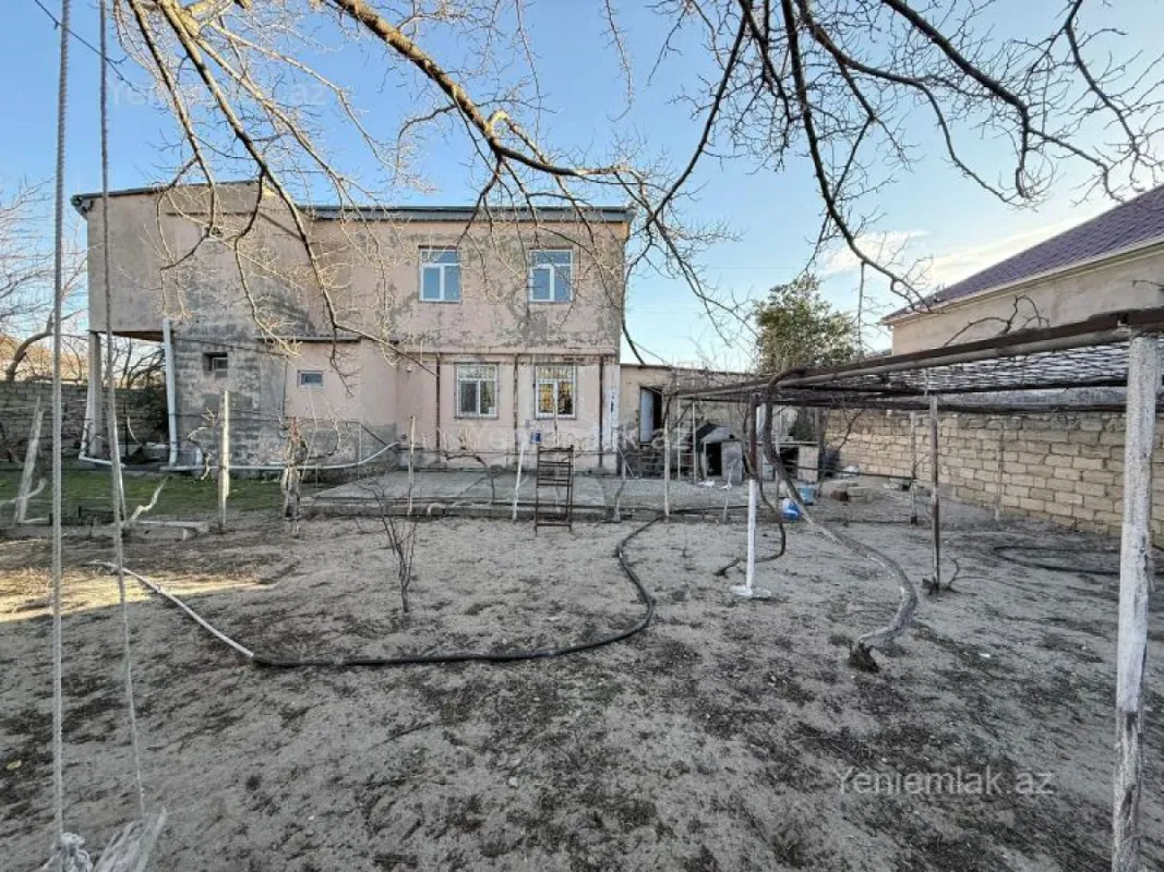 Satılır 6 otaqlı həyət evi 260 m²