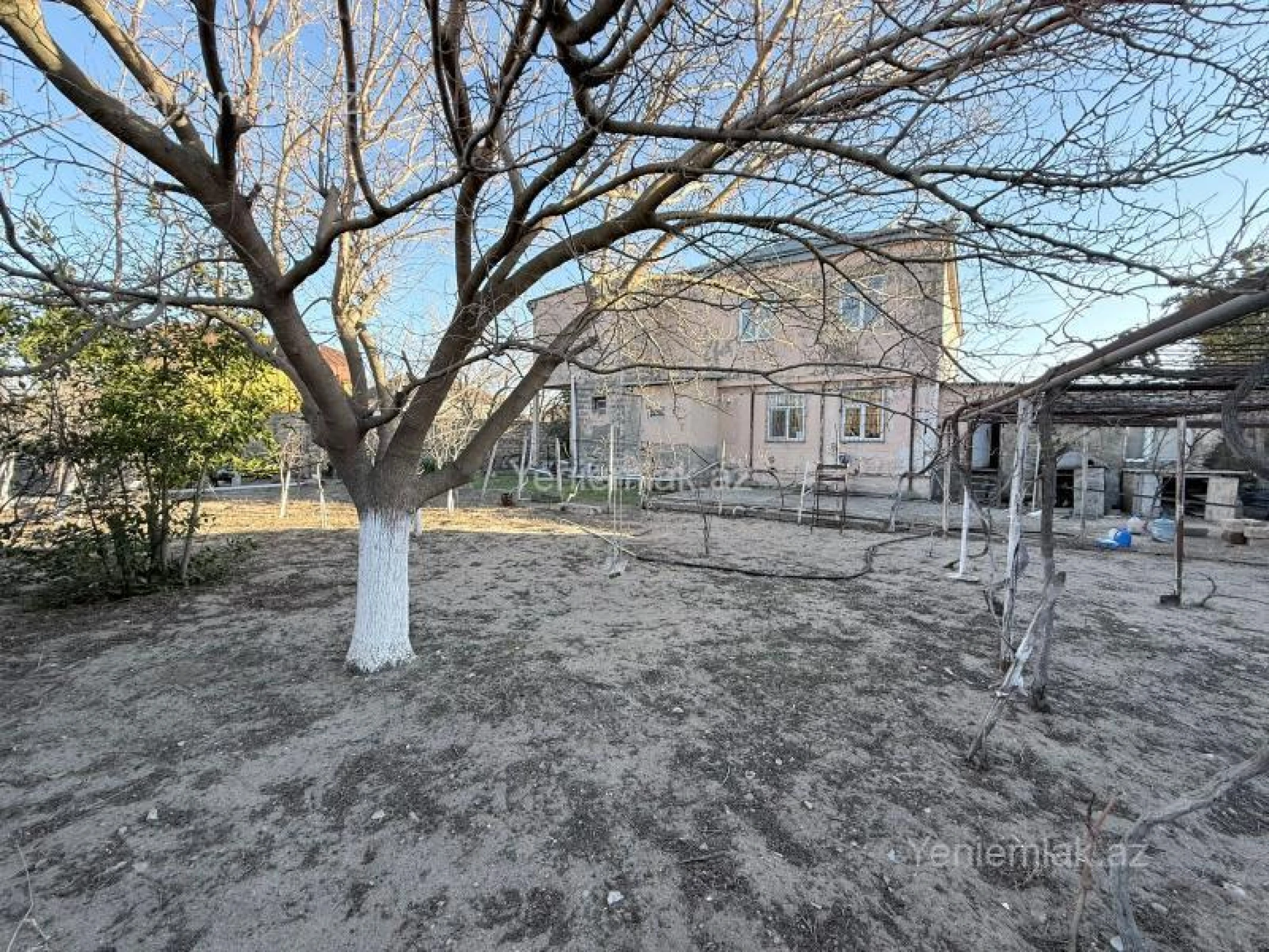 Satılır 6 otaqlı həyət evi 260 m²