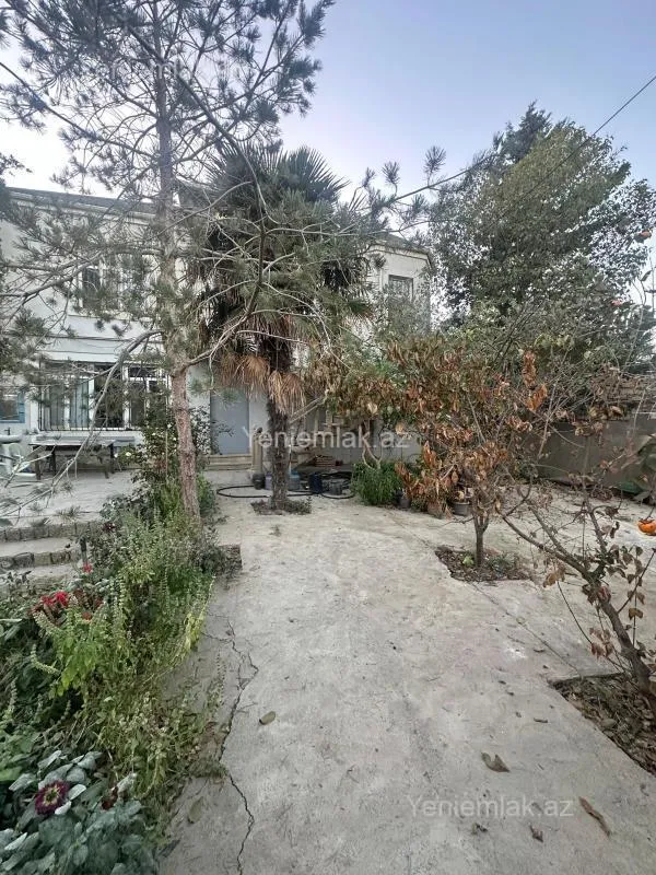 Satılır 7 otaqlı həyət evi 202 m²