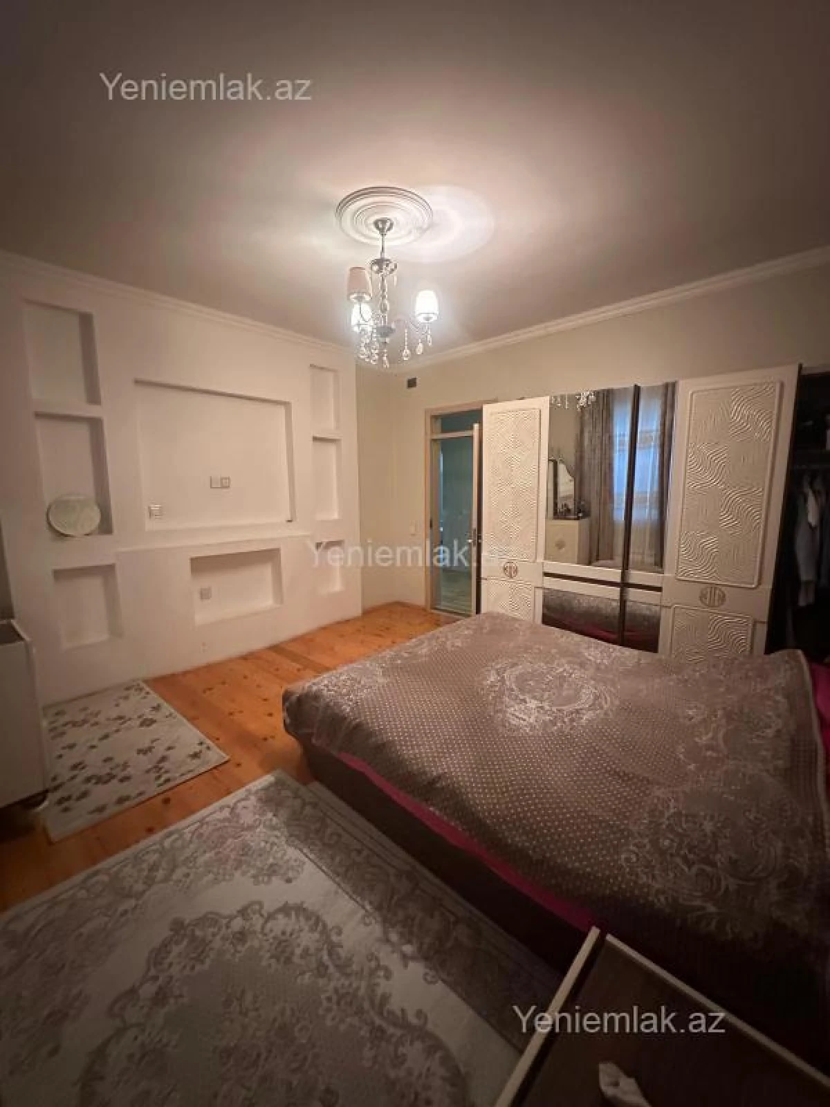 Satılır 7 otaqlı həyət evi 202 m²