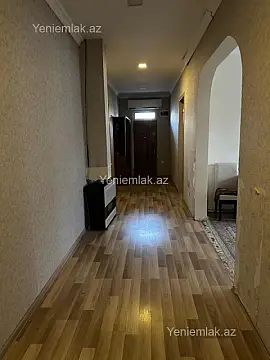 Satılır 7 otaqlı həyət evi 202 m²