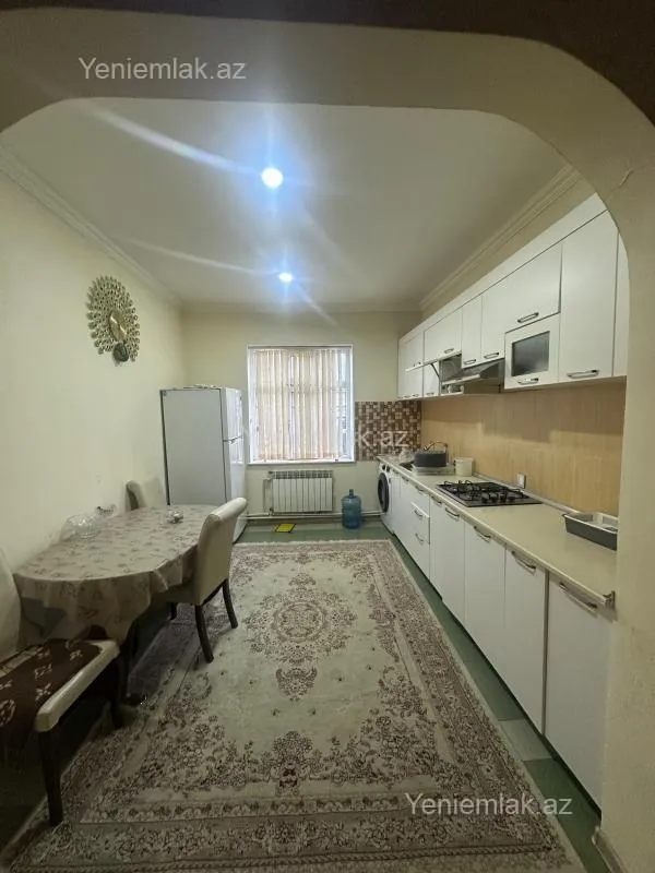 Satılır 7 otaqlı həyət evi 202 m²