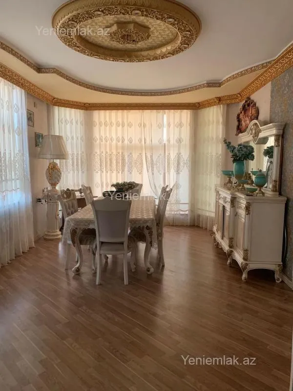 Satılır 7 otaqlı həyət evi 350 m²