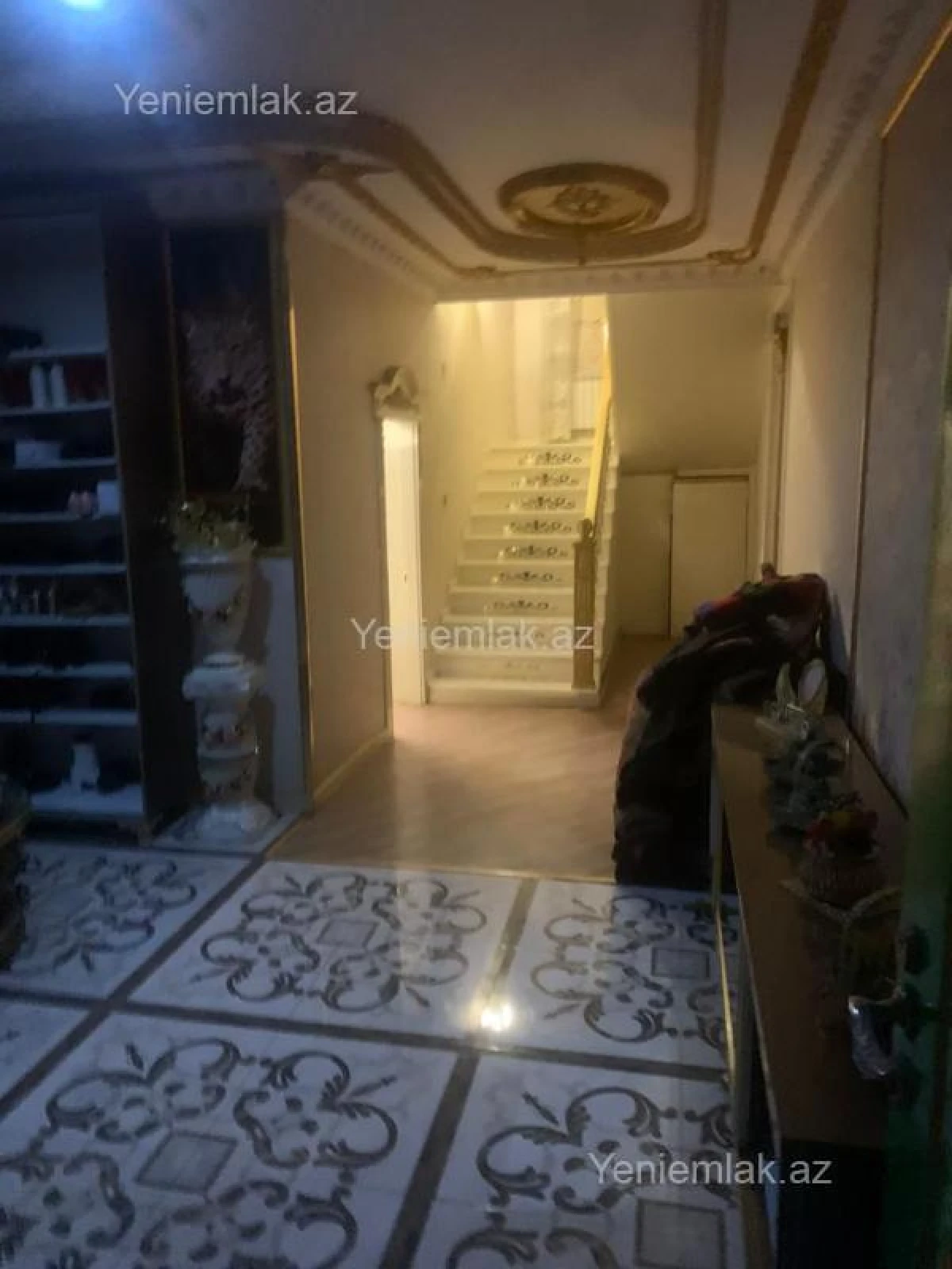 Satılır 7 otaqlı həyət evi 350 m²