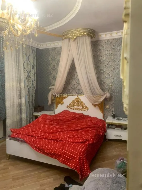 Satılır 7 otaqlı həyət evi 350 m²