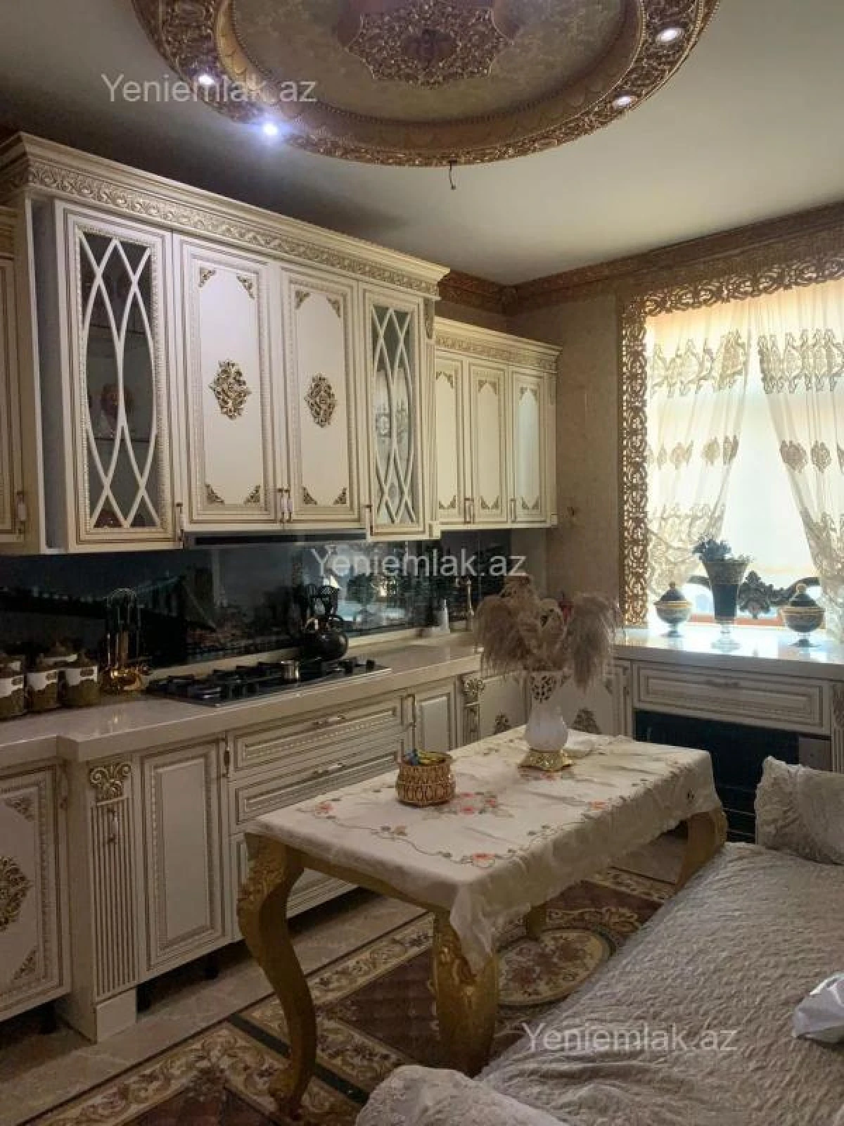 Satılır 7 otaqlı həyət evi 350 m²