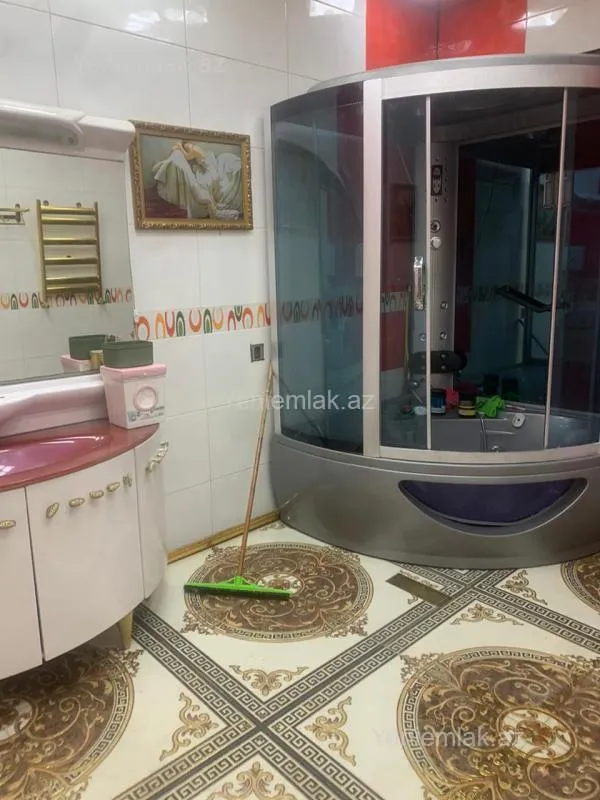 Satılır 7 otaqlı həyət evi 350 m²