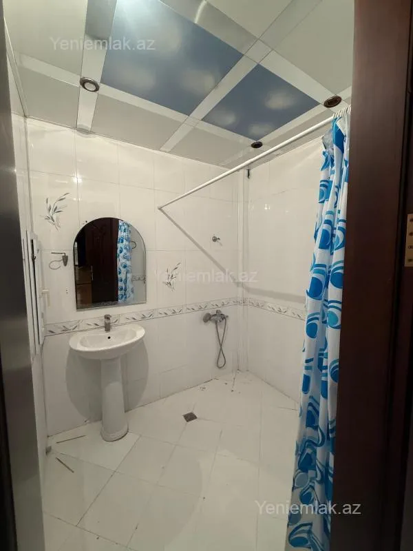 Satılır 3 otaqlı yeni tikili 130 m²