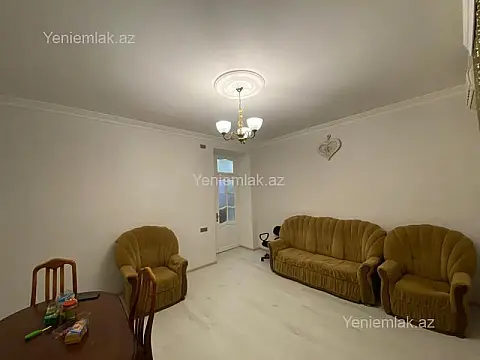 Satılır 2 otaqlı köhnə tikili 61 m²