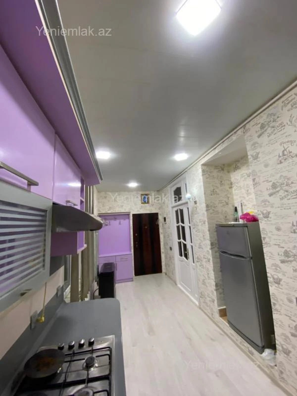 Satılır 2 otaqlı köhnə tikili 61 m²