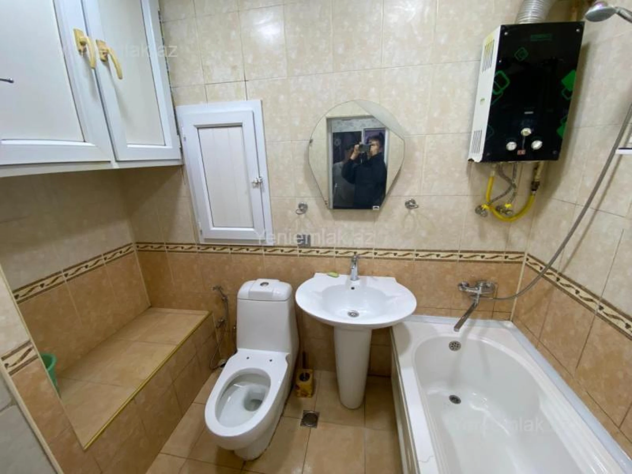 Satılır 2 otaqlı köhnə tikili 61 m²