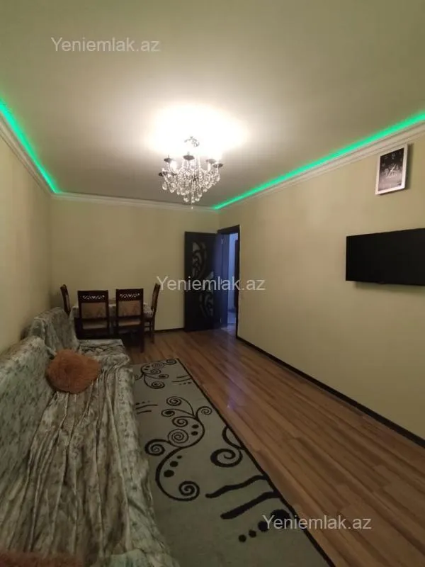 Satılır 2 otaqlı köhnə tikili 60 m²