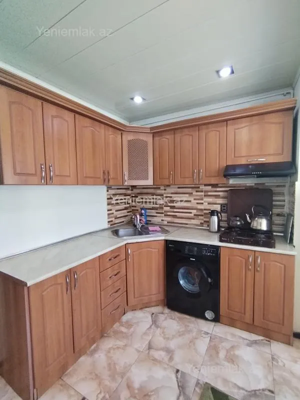 Satılır 2 otaqlı köhnə tikili 60 m²