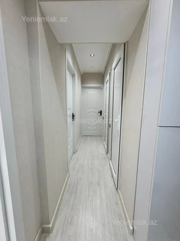 Satılır 3 otaqlı köhnə tikili 75 m²