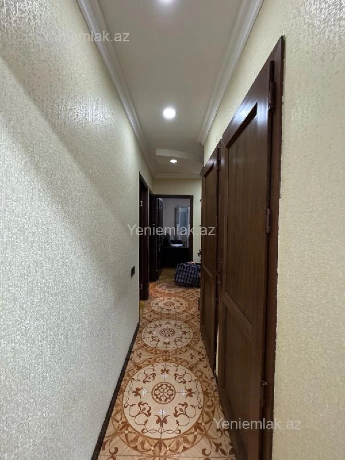 Satılır 3 otaqlı köhnə tikili 82 m²