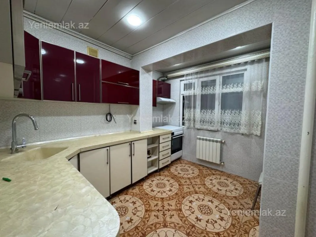 Satılır 3 otaqlı köhnə tikili 82 m²