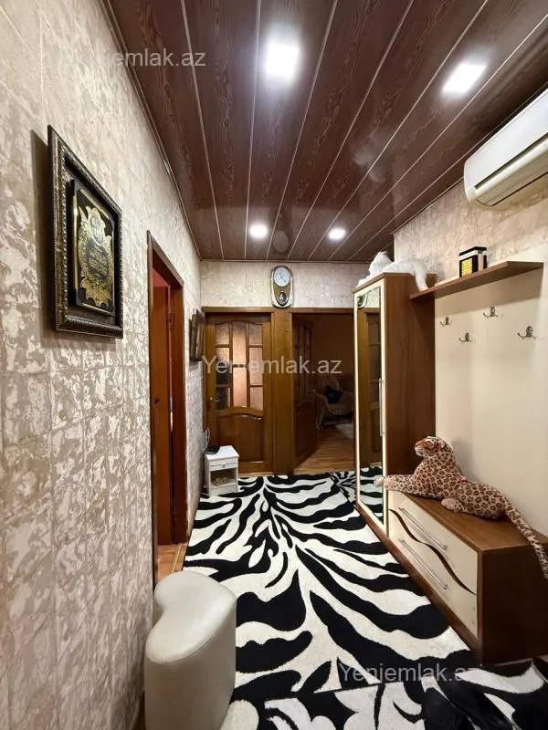 Satılır 5 otaqlı köhnə tikili 120 m²