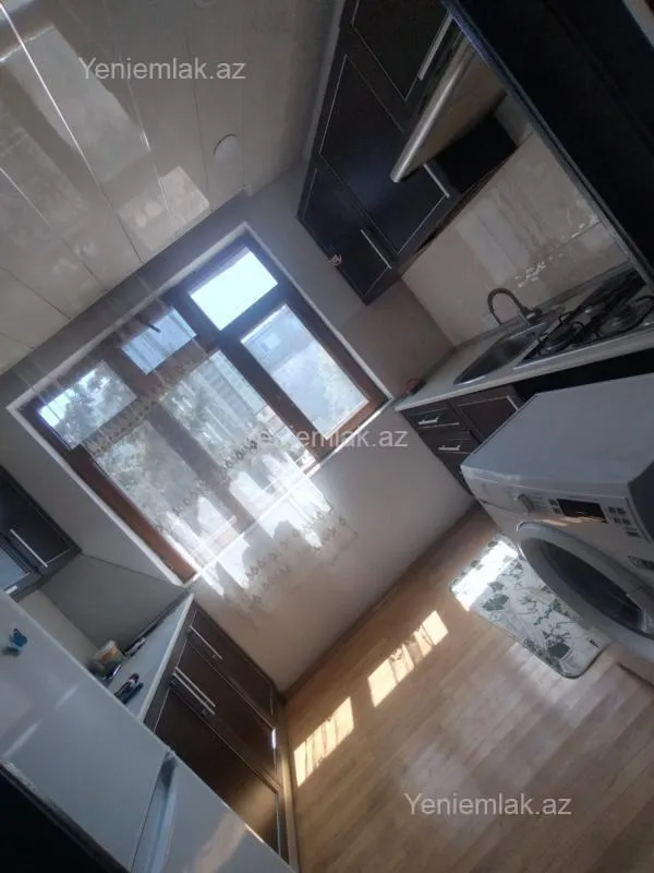 Satılır 3 otaqlı köhnə tikili 60 m²