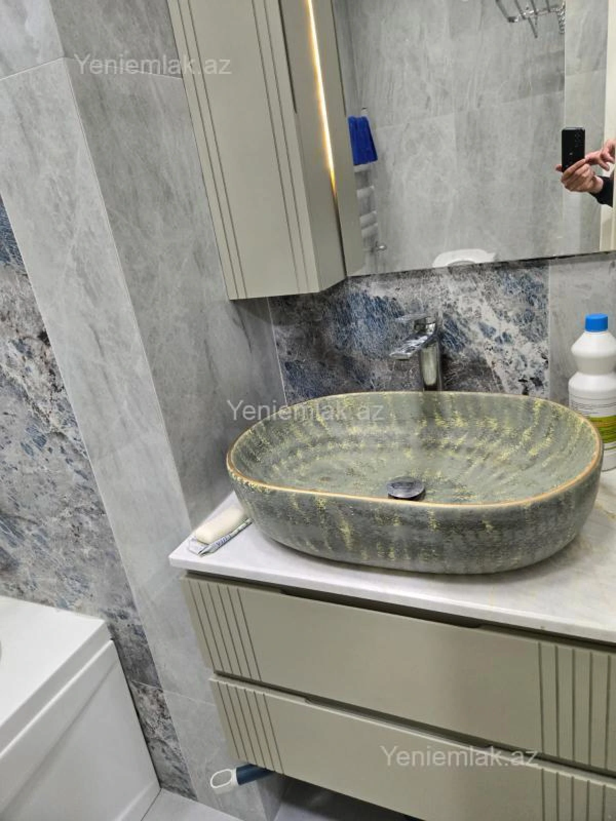 Satılır 2 otaqlı yeni tikili 76 m²