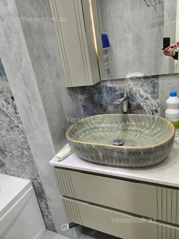 Satılır 2 otaqlı yeni tikili 76 m²