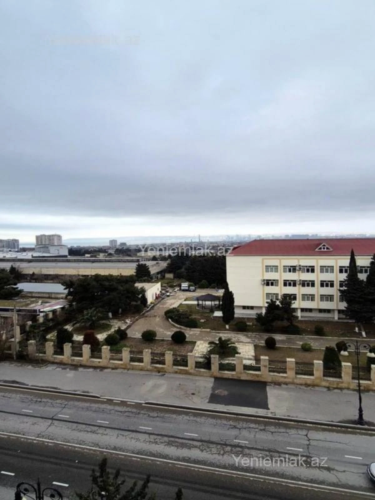 Satılır 3 otaqlı köhnə tikili 90 m²