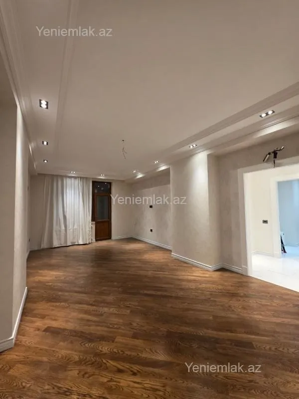Satılır 3 otaqlı yeni tikili 155 m²