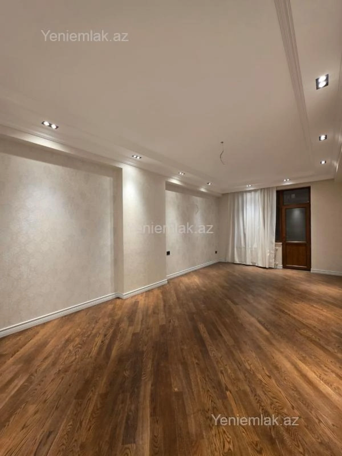 Satılır 3 otaqlı yeni tikili 155 m²