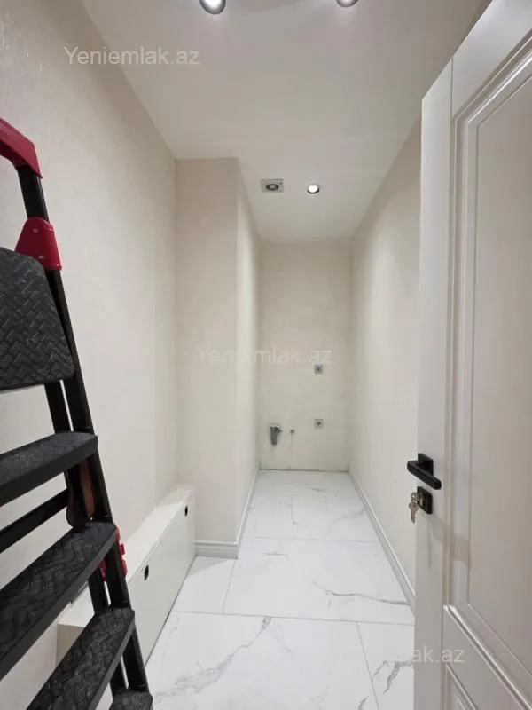 Satılır 3 otaqlı yeni tikili 155 m²