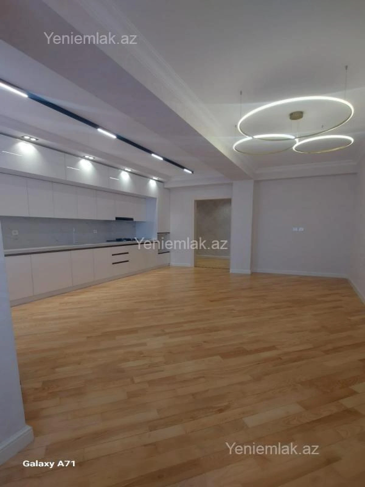 Satılır 3 otaqlı yeni tikili 92 m²