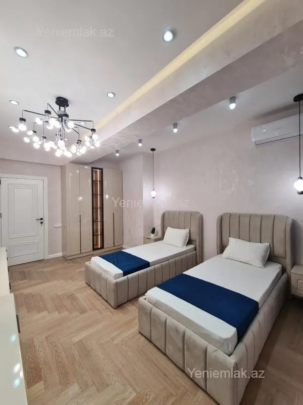 Satılır 3 otaqlı yeni tikili 135 m²