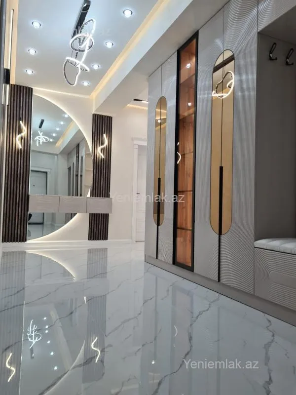 Satılır 3 otaqlı yeni tikili 135 m²