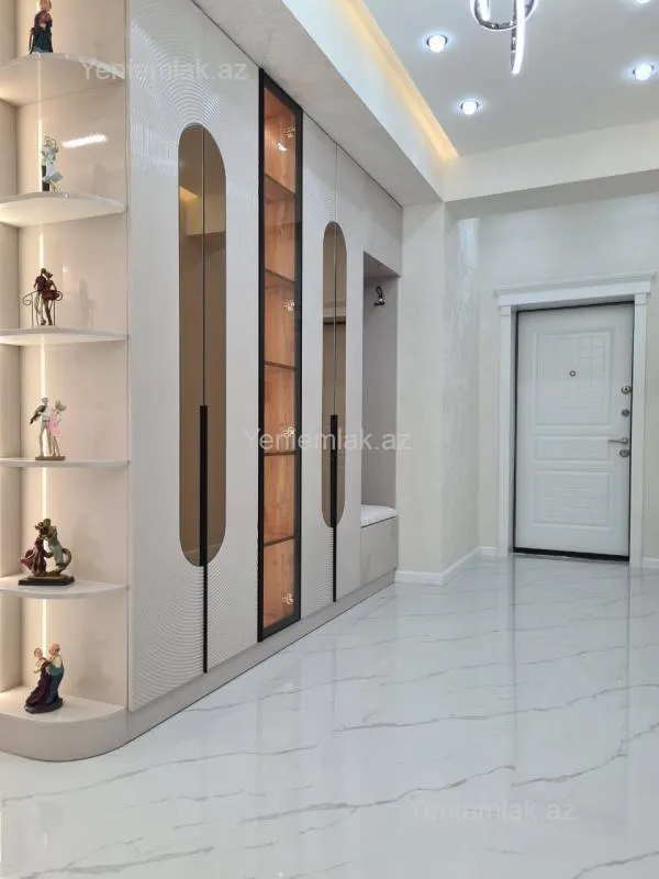 Satılır 3 otaqlı yeni tikili 135 m²
