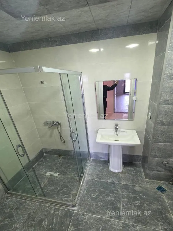 Satılır 2 otaqlı yeni tikili 74 m²