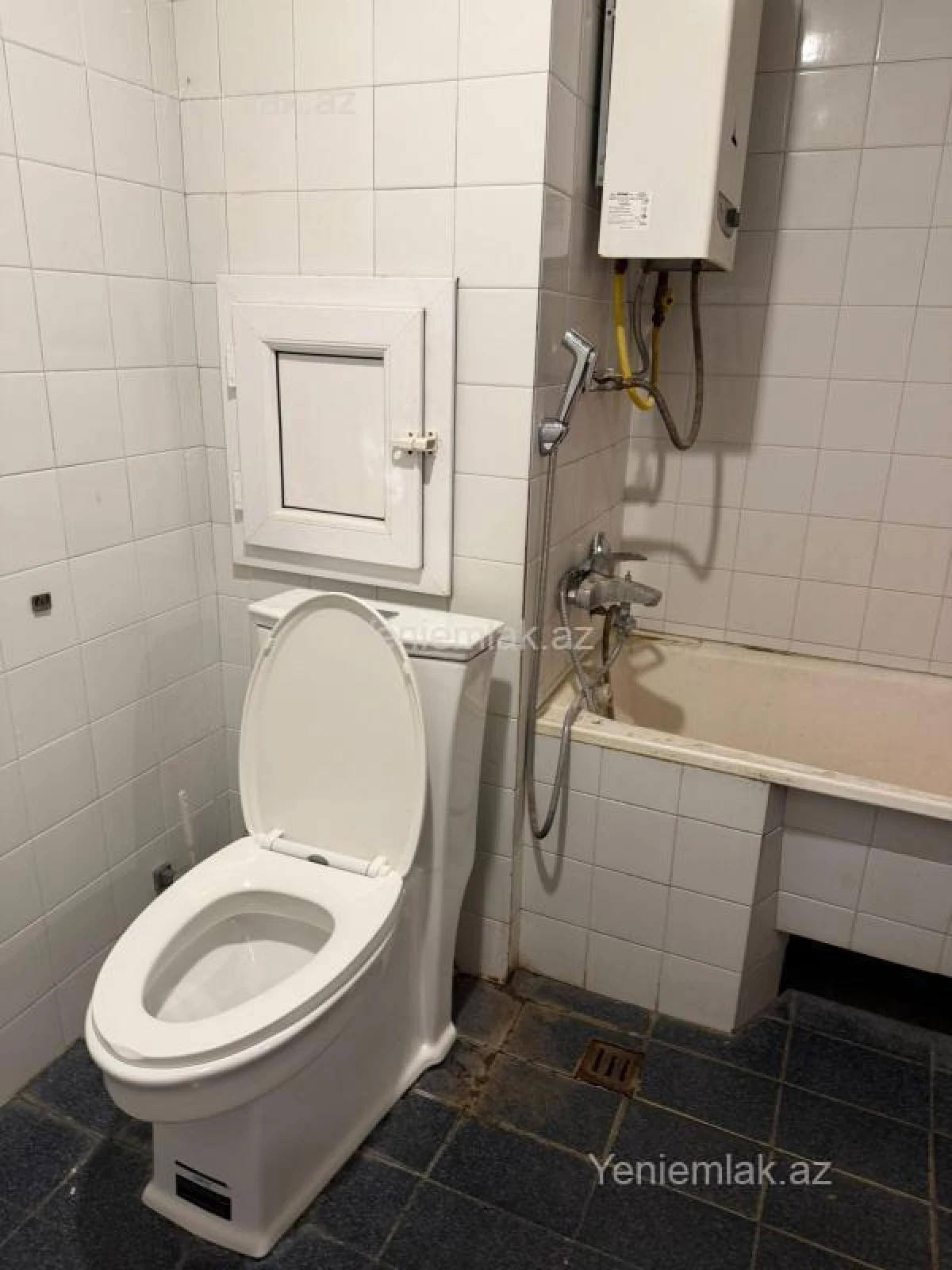 Satılır 5 otaqlı köhnə tikili 120 m²