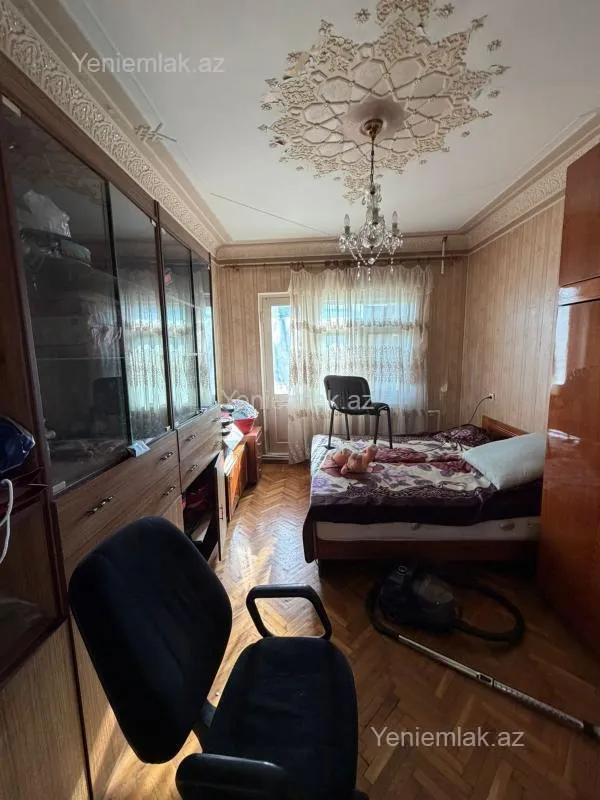 Satılır 5 otaqlı köhnə tikili 120 m²