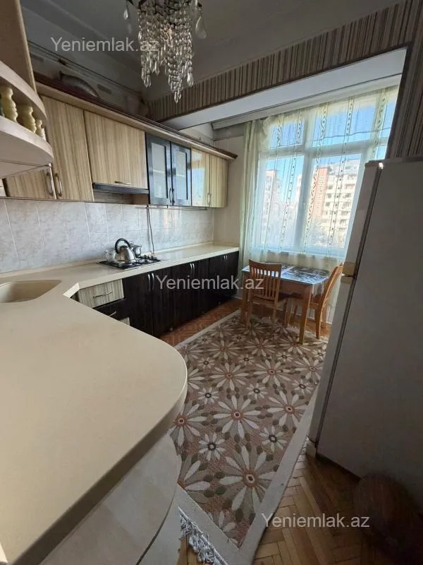 Satılır 5 otaqlı köhnə tikili 120 m²