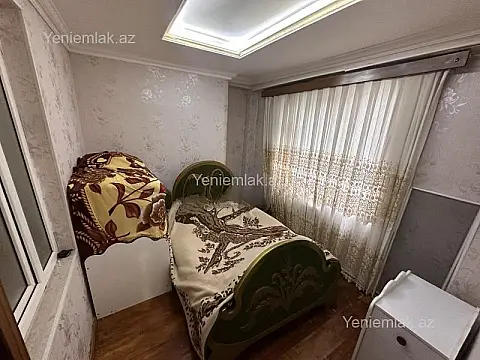 Satılır 4 otaqlı köhnə tikili 140 m²