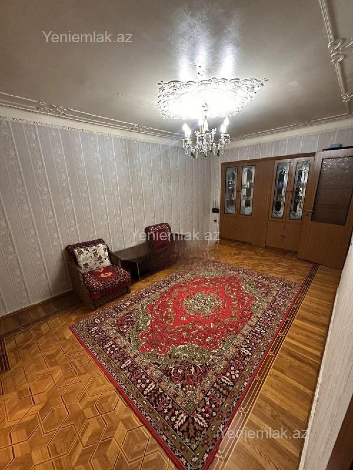 Satılır 4 otaqlı köhnə tikili 140 m²