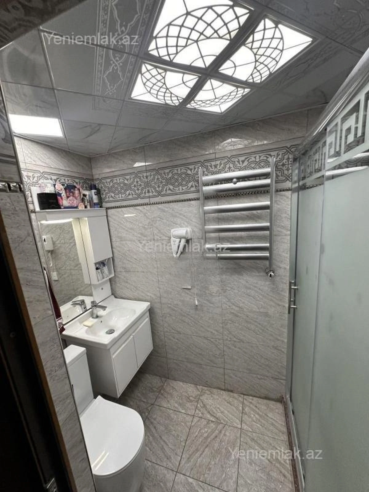 Satılır 4 otaqlı köhnə tikili 140 m²