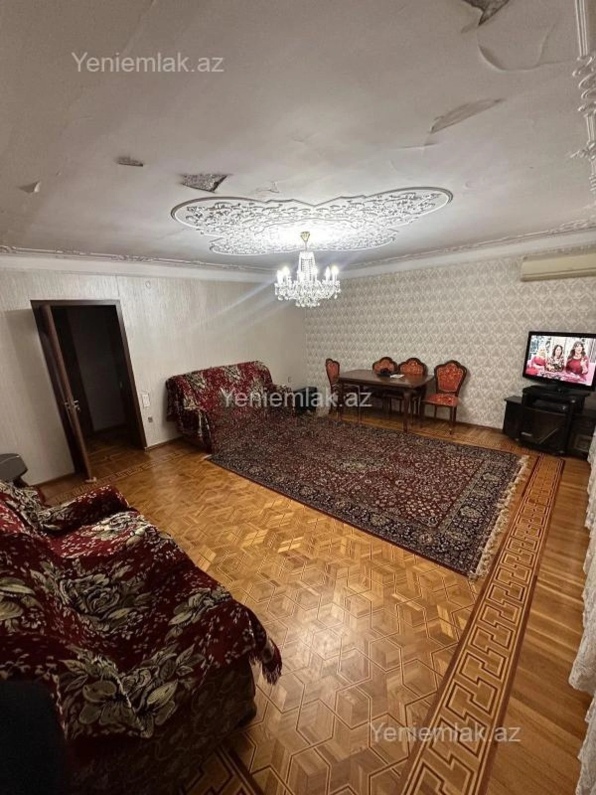 Satılır 4 otaqlı köhnə tikili 140 m²