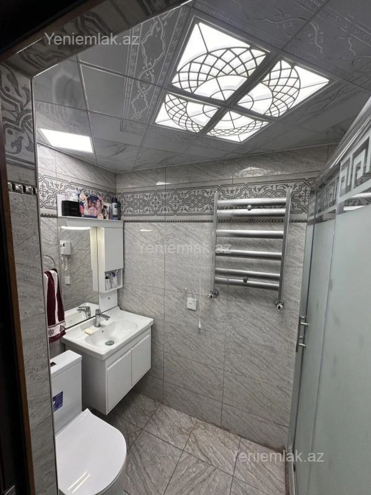 Satılır 4 otaqlı köhnə tikili 140 m²