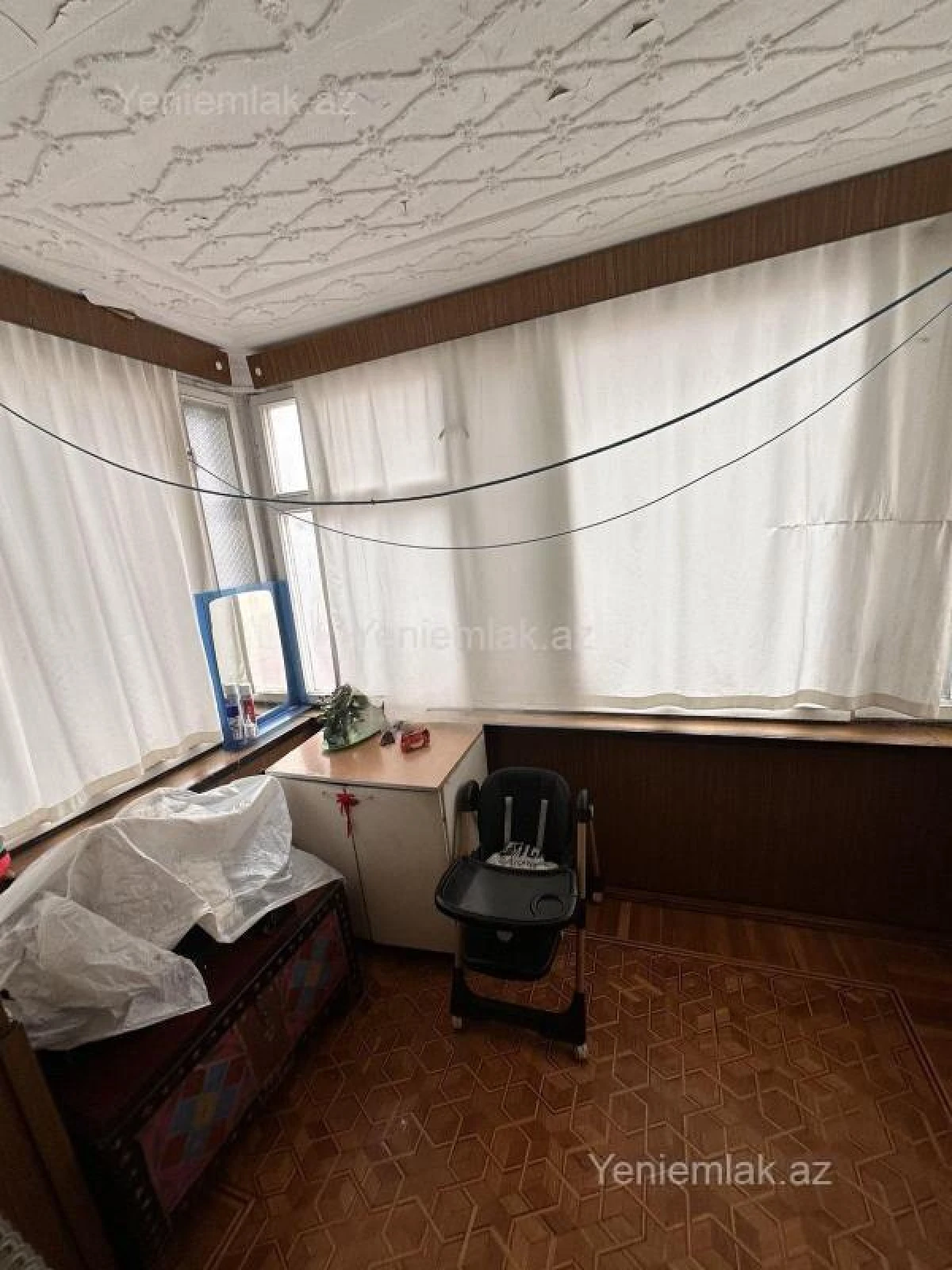 Satılır 4 otaqlı köhnə tikili 140 m²